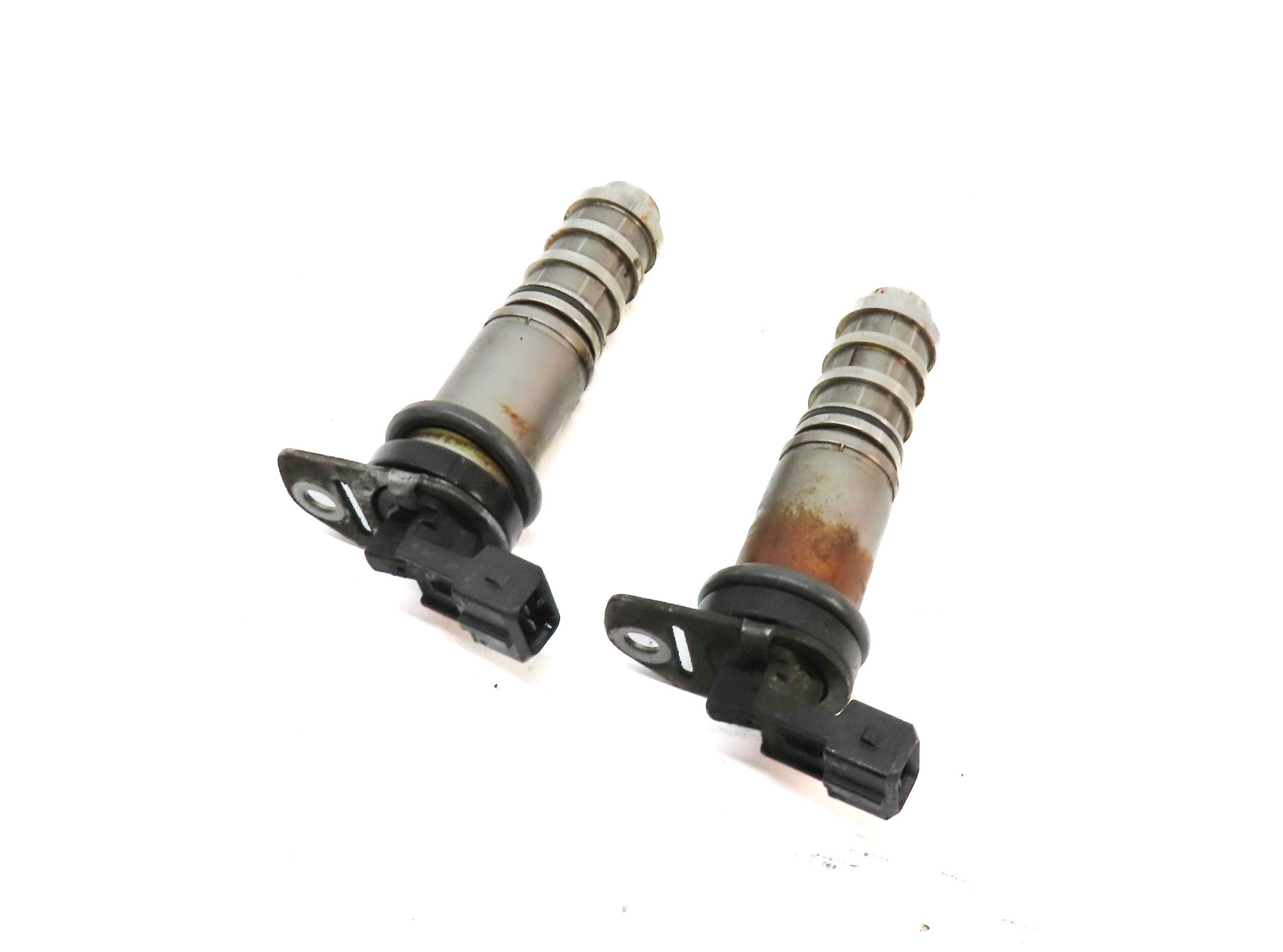 2009 BMW X6 (E71) 4.4L (N63) ENGINE VVT VARIABLE VALVE TIMING SOLENOID SET/2 — exact item pictured